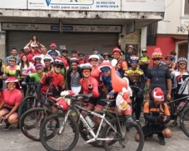 Bike Noel distribui brinquedos em Friburgo