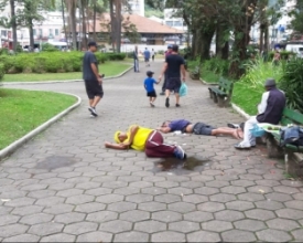 Leitor flagra triste situação dos moradores de rua em Friburgo