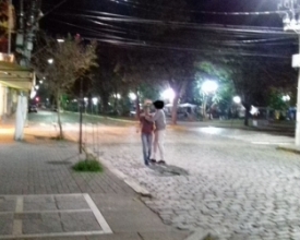 Jovens gays são vítimas de homofobia no Centro