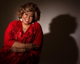 Alcione é a atração especial desta terça em Friburgo