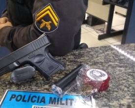 Dupla em moto rouba bolsa de mulher na avenida