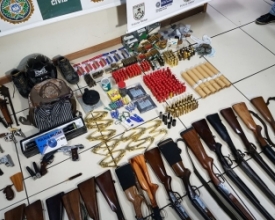 Investigadores querem saber de onde veio arsenal encontrado em Salinas