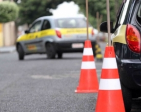 Autoescolas de Friburgo atraem um público cada vez mais adulto