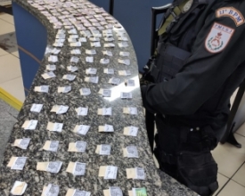 Jovem de 19 anos é presa por tráfico de drogas no Alto de Olaria