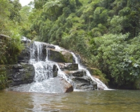 Adolescente de 14 anos morre afogado em cachoeira no Cascatinha