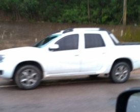 Bandidos assaltam casa e fogem com carro da família, no Cônego