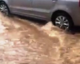 Chuva de meia hora volta a alagar Centro de Friburgo