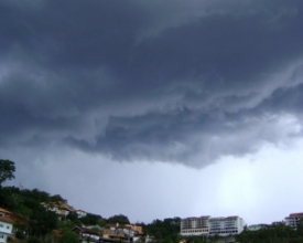 Chuva deve continuar até o fim de semana, com previsão de temporais