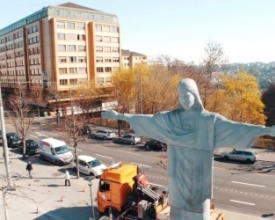 Fribourg, na Suíça, ganha Cristo em homenagem a Nova Friburgo