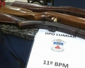 Homem de 70 anos é detido tentando vender armas na praça