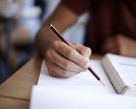 Pré-matrículas para novos alunos na rede municipal começa na quinta