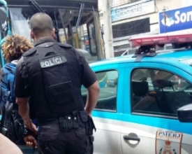 Flagrante: rapaz algemado após ser acusado de furto