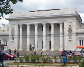 Polêmica à vista: prefeitura estuda cercar antigo Fórum com grades