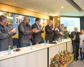 CDL homenageia empresários pelo Dia do Comerciante