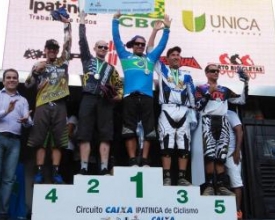 Baeta supera contratempos e  é 4º no Brasileiro de Downhill