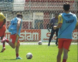 Frizão reencontra a torcida após um mês e só a vitória interessa