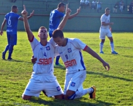 Frizão vence, resultados ajudam e time segue com chances