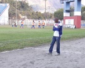 Após adiamento, Friburguense e Duque de Caxias medem forças em Xerém