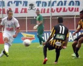 Frizão não repete boas atuações, esbarra na marcação e perde para o Tigres