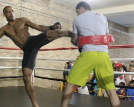 Barboza volta ao octógono neste sábado com cinturão do UFC na mira