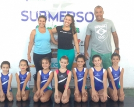 Alunas da Submerso Ginástica Artística recebem ex-técnico da Seleção