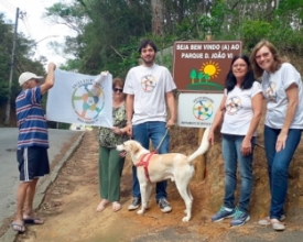 Parque Dom João VI: placas indicativas x manilhas quebradas