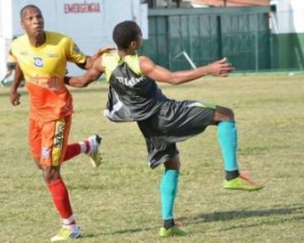 Cadão completa 44 anos e planeja seguir jogando pelo Frizão