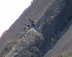 Suspeitos ficam presos na Pedra do Imperador durante perseguição policial