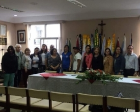 Casa da Amizade entrega doações de sua campanha do agasalho