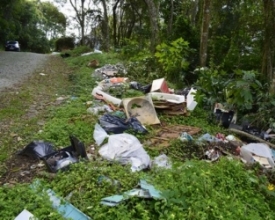 Quase 80 caminhões de lixo e entulho retirados das ruas de Olaria, Cônego e Cascatinha