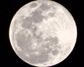 Maior superlua do ano deve iluminar o céu de  Friburgo nesta terça