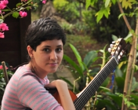 Luísa Lacerda apresenta “Por todo canto” no Teatro Sania Cosmelli