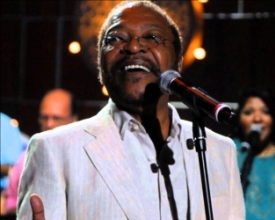 Martinho da Vila faz show gratuito neste sábado em Duas Barras 