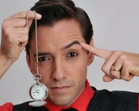 Domingo tem show de mentalismo e hipnose no Teatro Municipal