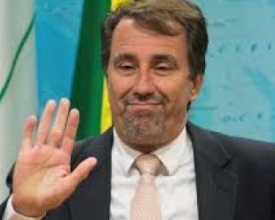 Sem poder voar, ministro da Saúde cancela visita a Friburgo