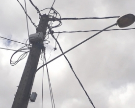 Problemas na iluminação gera queixas de moradores do Centro e de Amparo