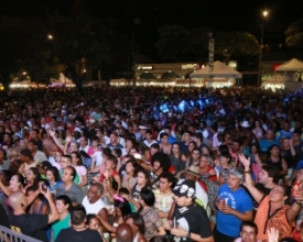 Pré-carnaval começa a esquentar os foliões nas ruas de Nova Friburgo