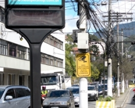 Termômetros dos relógios digitais entram em parafuso