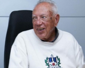 Edmar Japiassú Maia ganha concurso de trovas em Nova Friburgo