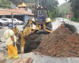 Obras deixam trechos da RJ-116 em pare e siga