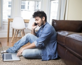 TV aberta e internet, os parceiros de quem mora sozinho
