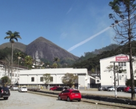 Sem pagamento, servidores da Uerj reduzem horário
