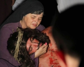 Procissão e Via Sacra emocionam milhares de pessoas em Friburgo