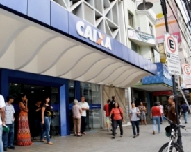 Agências da Caixa abrem sábado para saque do FGTS inativo