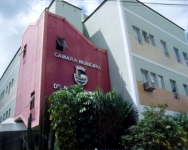 Adiada discussão do projeto de trocar nome do prédio da Câmara
