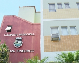 Câmara presta homenagem a profissionais de Educação nesta quarta