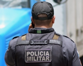 Homem furta celular na rua e é imobilizado por pedestres