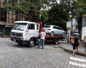 Prefeitura intensifica fiscalização e reboques em ruas do Centro