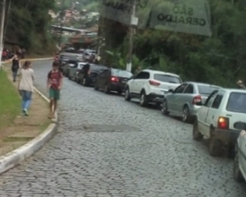 Black Friday provoca congestionamentos em ruas e calçadas em Friburgo