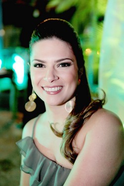 Isabela
Costa
Por Osvaldo Enoc